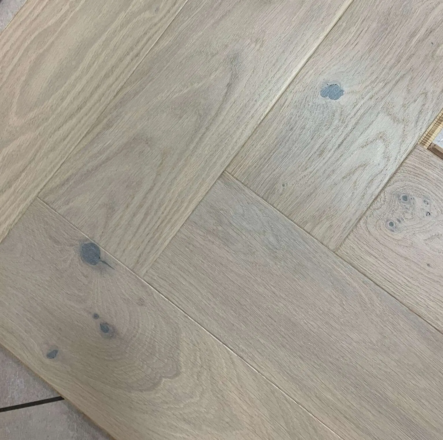 PARQUET SPINA ITALIANA – Rovere 1 Strip Cappuccino – Verniciata Opaca Country – Stock residuo: 3 mq – Offerta: € 104,91