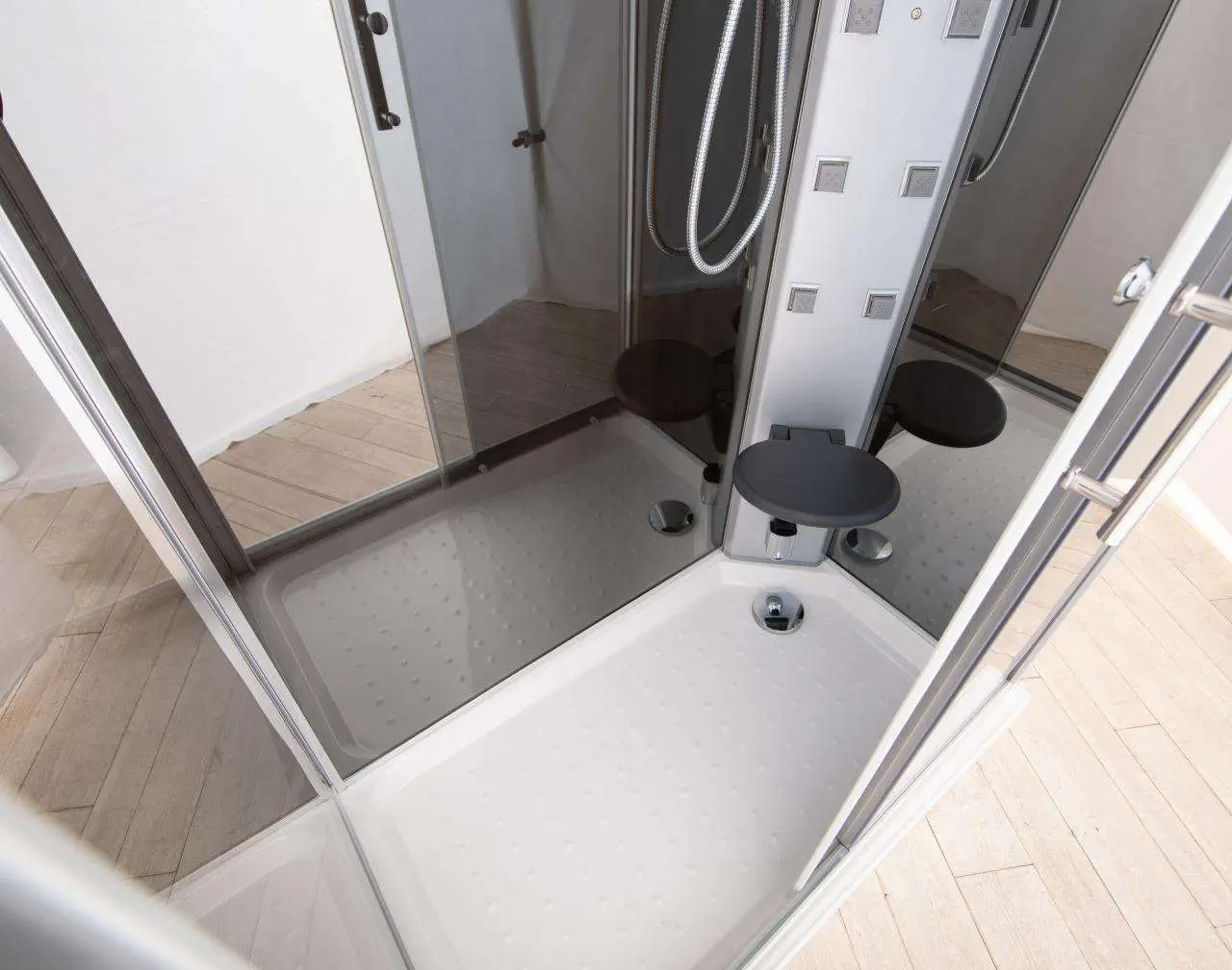 Doccia H88-847, 1000 x 800 x h 2050 mm – 1200 x 800 x h 2050 mm