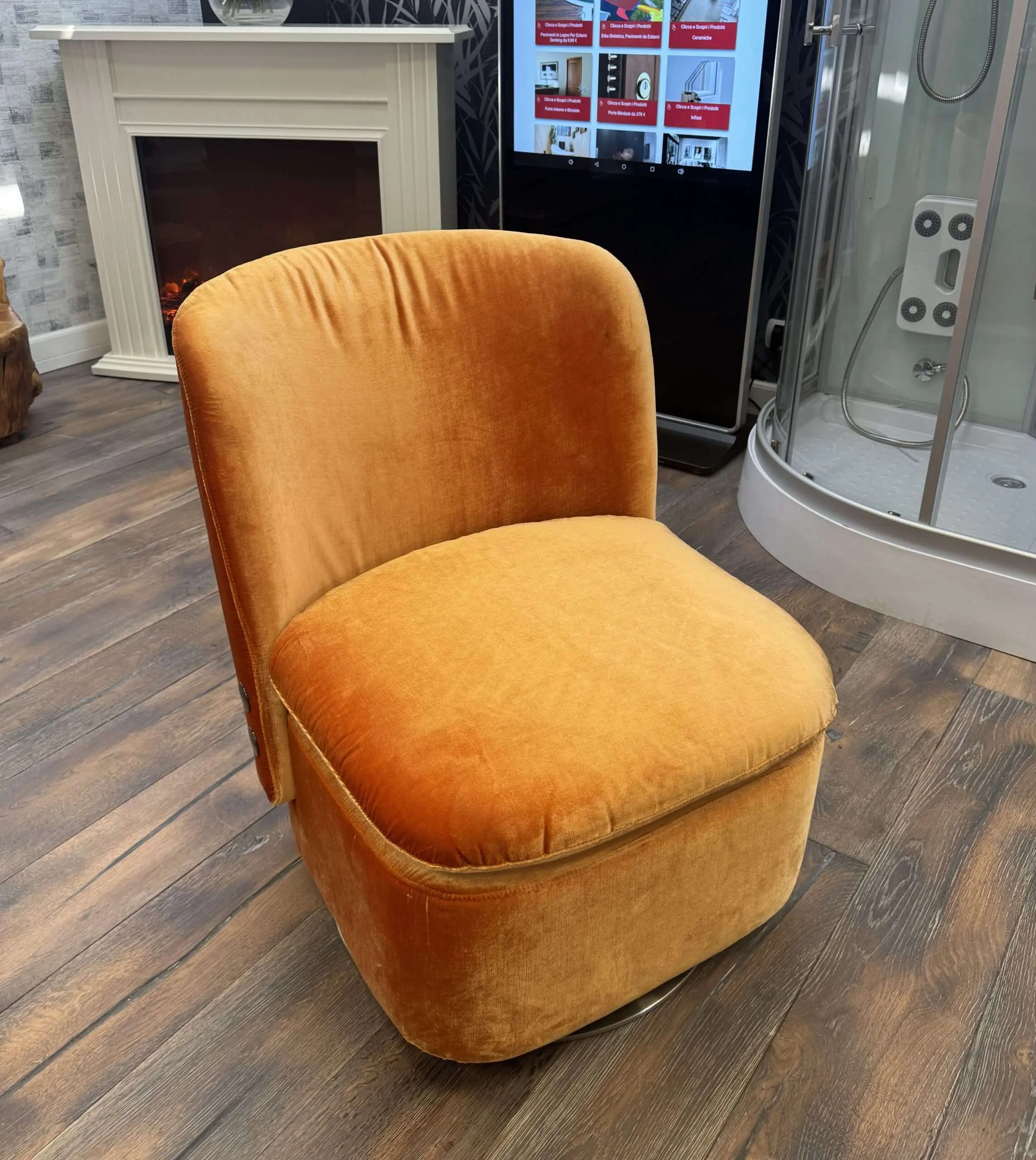 POLTRONA CLIO – VELLUTO ARANCIO