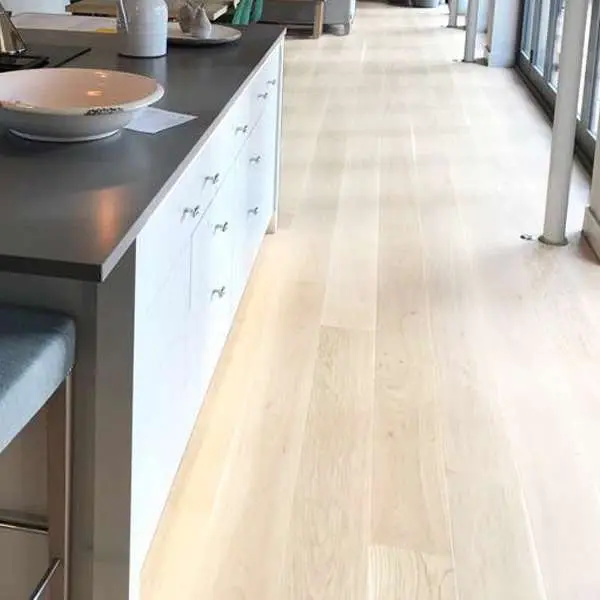 PARQUET PREFINITI – Frassino 1 Strip – Verniciato Opaco Grigio Spazzolato