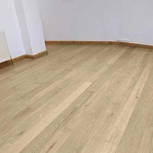 PARQUET PREFINITI – Rovere 1 Strip – Light White – Verniciato Bianco – Spazzolato – Stock residuo: 12 mq – Offerta: € 342,72