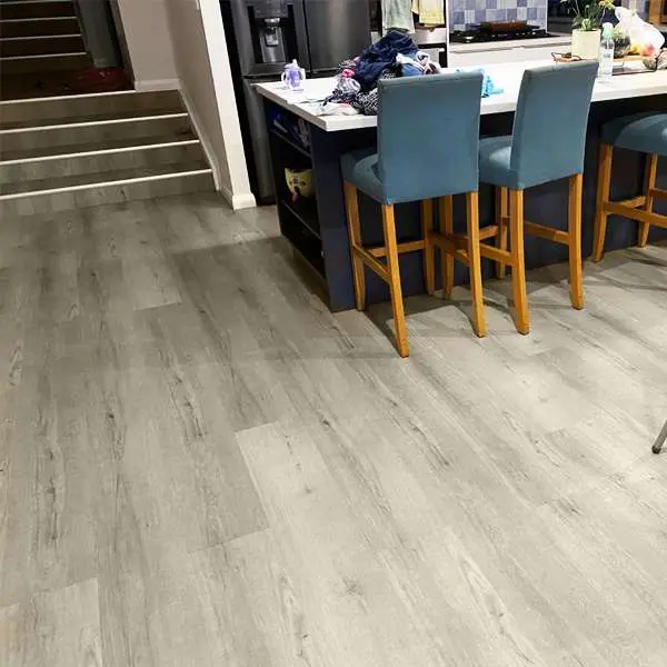 PARQUET PREFINITI – Rovere 1 Strip – Plancetta Bianca – Verniciato Opaco – Spazzolato – Stock residuo: 9 mq – Offerta: € 226,71