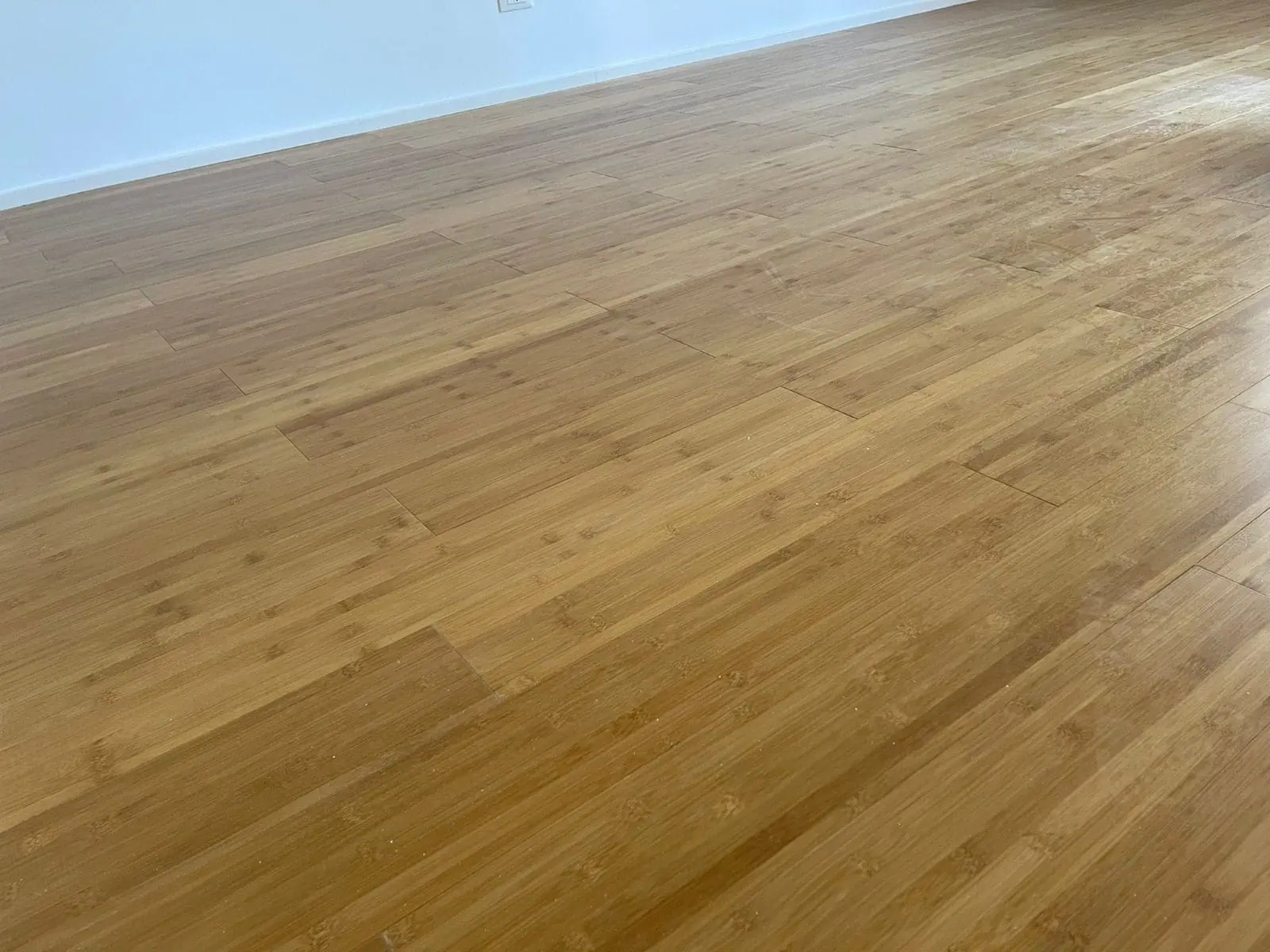 PARQUET BAMBOO MASSELLO PREFINITO -ORIZZONTALE – CARBONIZZATO LIGHT – SPAZZOLATO OLIO CERATO – Stock: 2,652mq – Offerta: € 58,08