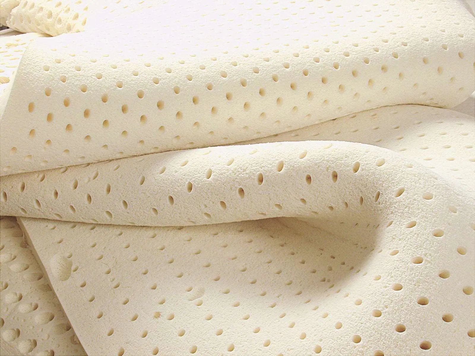 Materasso Emily Nanotech, Singolo 80 cm. Memory 7,3 cm, Ioni Argento , 9 zone portanza differenziata.