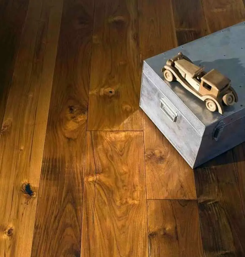 PARQUET MASSELLO PREFINITO – TEAK ASIA CORNIOLA – Stock: 6,663mq – Offerta: € 213,22