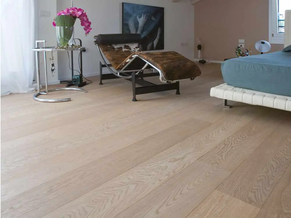 PARQUET PREFINITI – Rovere 1 Strip – Decapato Bianco – Stock: 13,700mq – Offerta: € 431,55