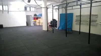 Pavimentazione in Gomma Nera – Antitrauma