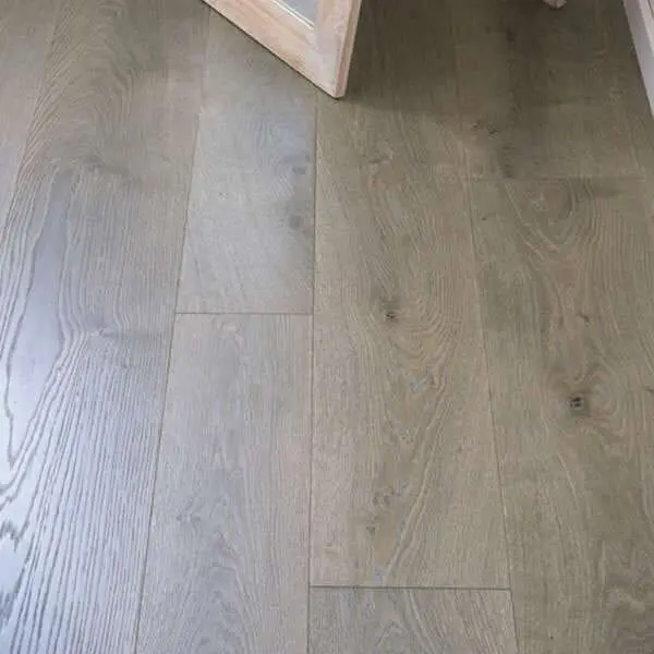 PARQUET PREFINITI – Rovere 1 Strip – Golden Green – Oliato UV – Spazzolato