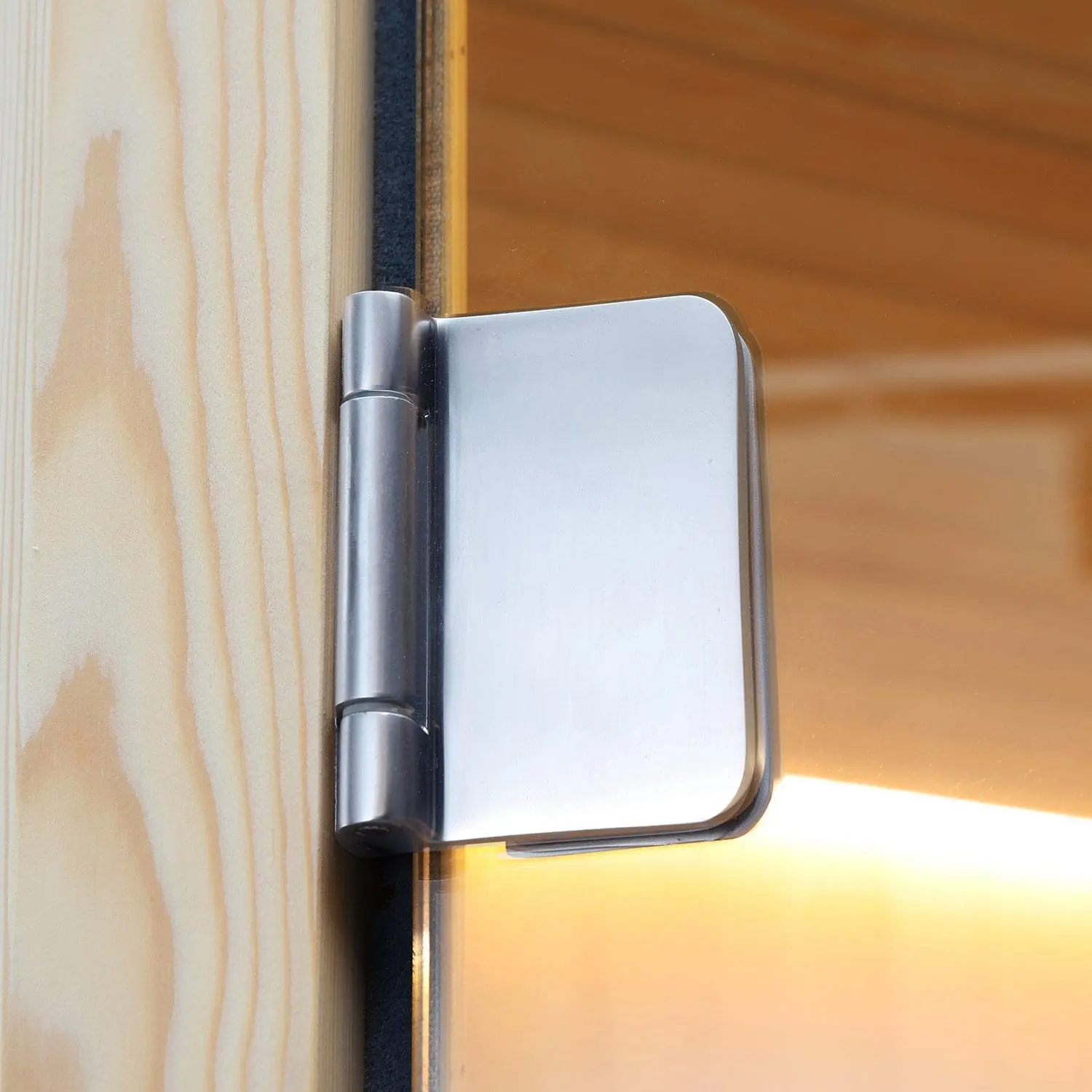 VIAREGGIO – Benessere e Design in una Sauna Angolare – 180x180x210 cm