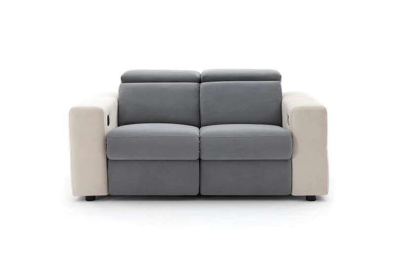 082520LOVESEAT20F.jpg