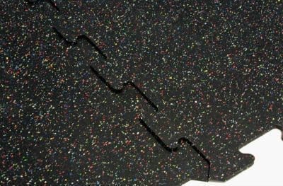 Pavimentazione in gomma nera macchiata colorata ad incastro – Antitrauma