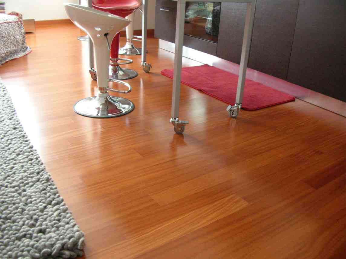 PARQUET PREFINITI – Doussié Brasile 3 Strip – Stock: 6,360mq – Offerta: € 164,10