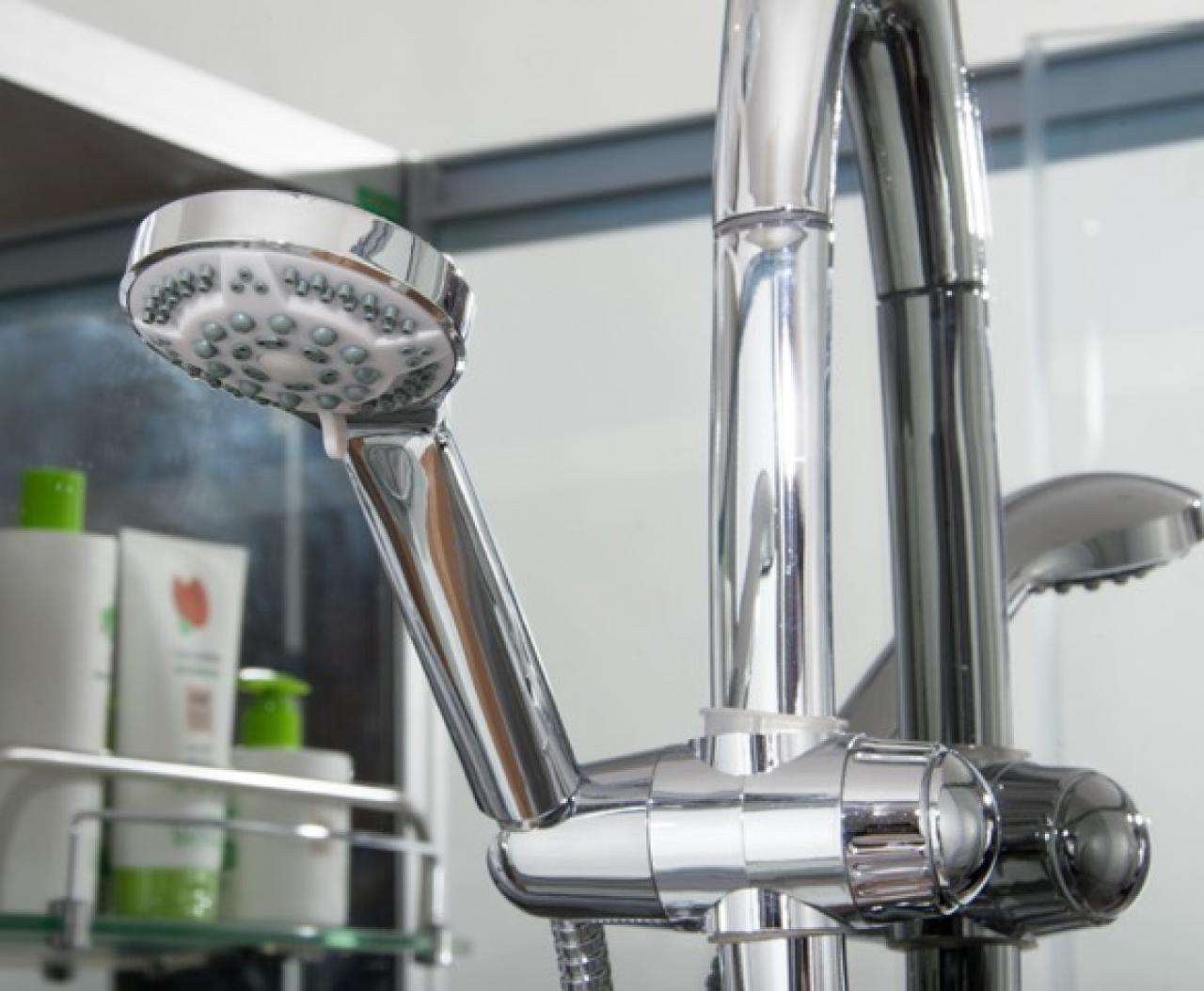 Doccia H88-845, 1200 x 800 x h 2050 mm – 1300 x 850 x h 2050 mm