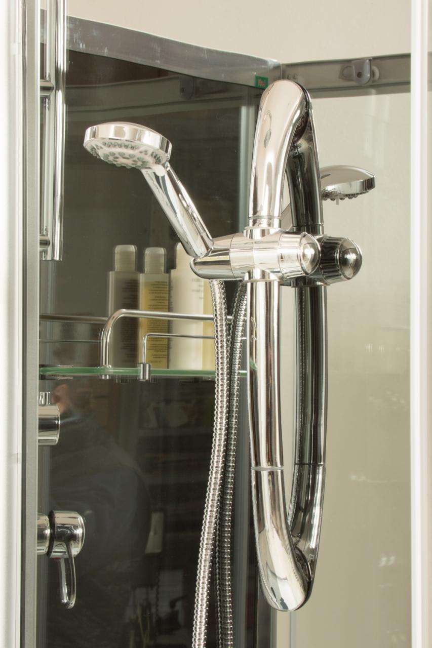 Doccia H88-862, 800 x 800 x h 2250 mm – 900 x 900 x h 2250 mm