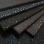 Pavimentazione in Gomma Nera Macchiata Colorata – Antitrauma