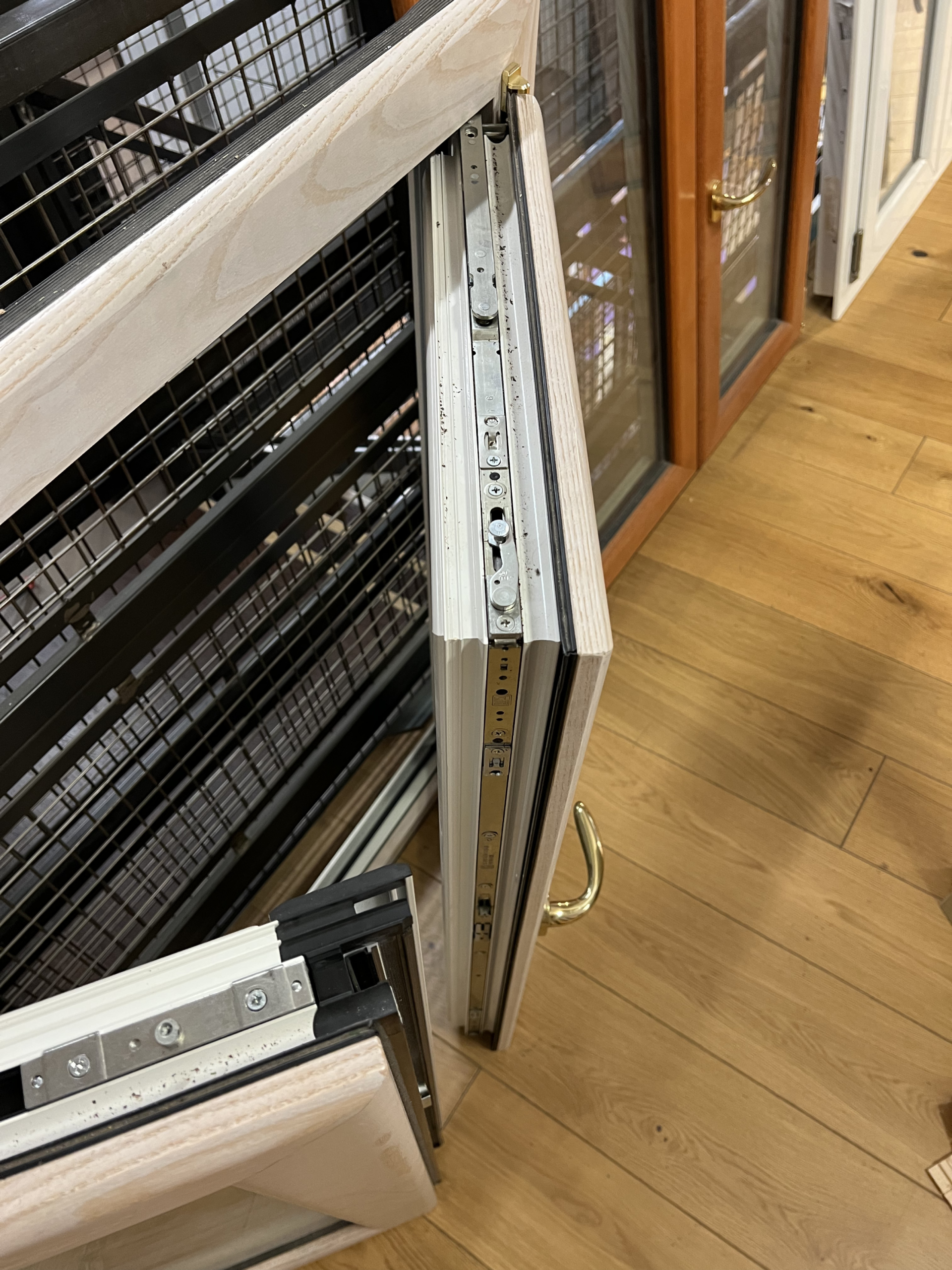 Profilo Komerling 70, Telaio L