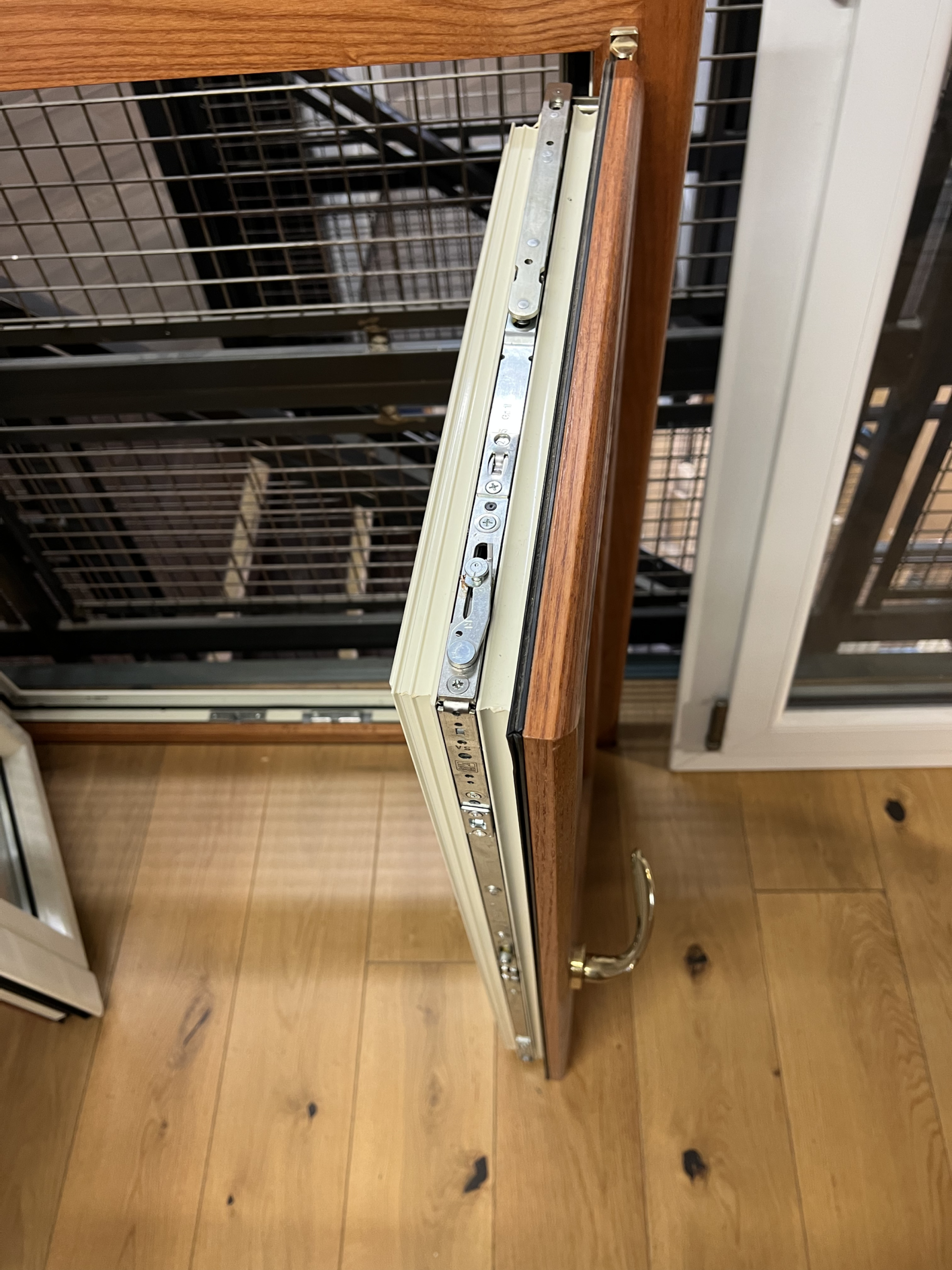 Profilo Komerling 70, Telaio L