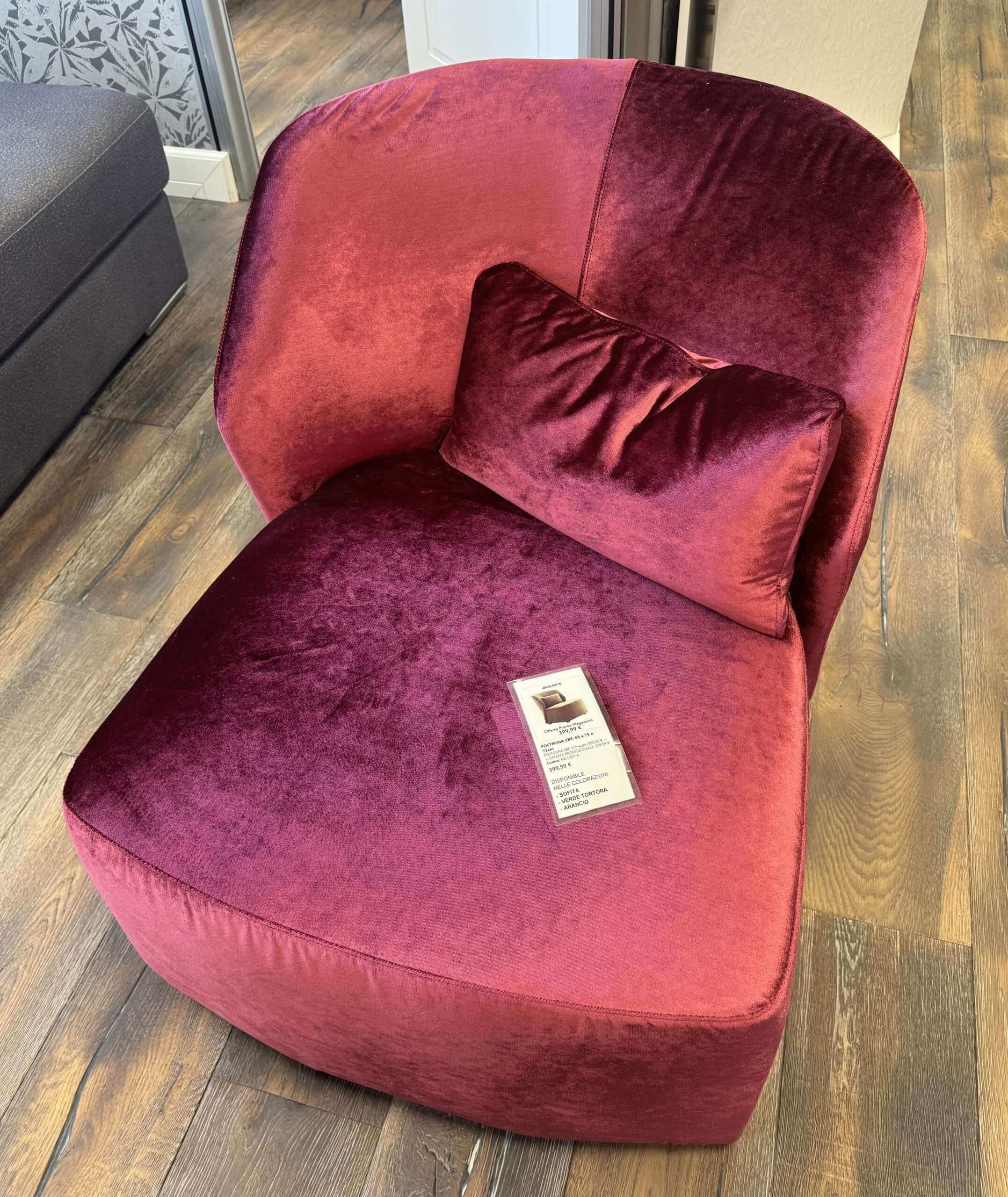 POLTRONA EBE – 69 x 75 x 72cm