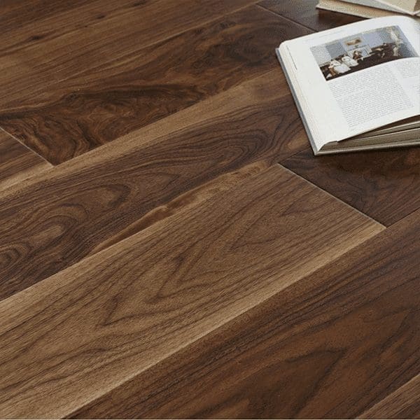 PARQUET PREFINITI – NOCE AMERICANO – Stock: 13,200mq – Offerta: € 501,60