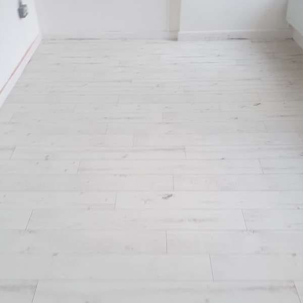 PARQUET PREFINITI – LEGNO ROVERE TOTAL WHITE SPAZZOLATO – LISTONE GRANDE
