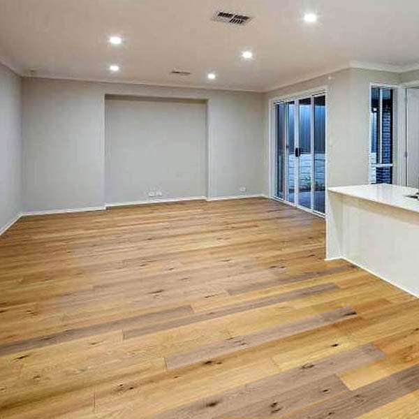 PARQUET PREFINITI – Rovere 1 Strip – Venezia – Oliato UV – Stock residuo: 4 mq – Offerta: € 117,01