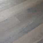 PARQUET PREFINITI – Rovere 1 Strip – Light Grey – Decapato Bianco – Oliato Cerato – Spazzolato