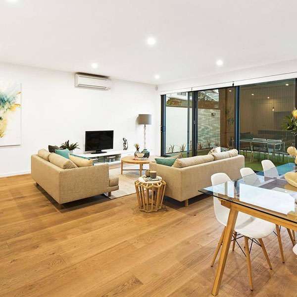 PARQUET PREFINITI – Rovere 1 Strip – Siviglia – Verniciato Naturale – Stock: 13,734mq – Offerta: € 425,75