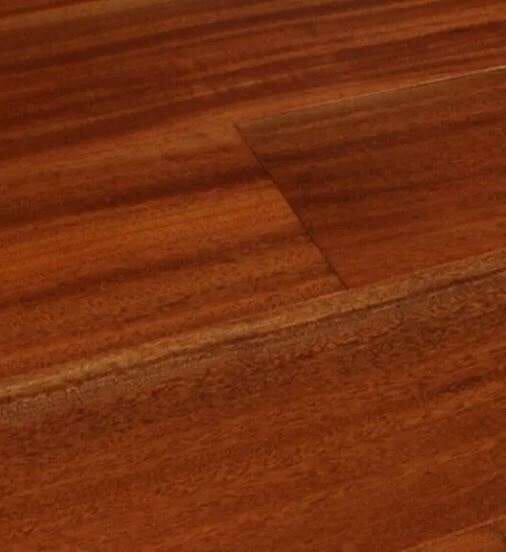 PARQUET PREFINITI – Sapelle 1 Strip – Mogano Liberia – Verniciato