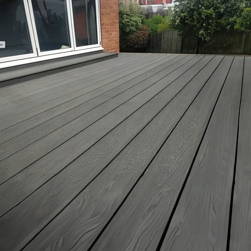 Pavimentazione da esterno in WPC coestruso