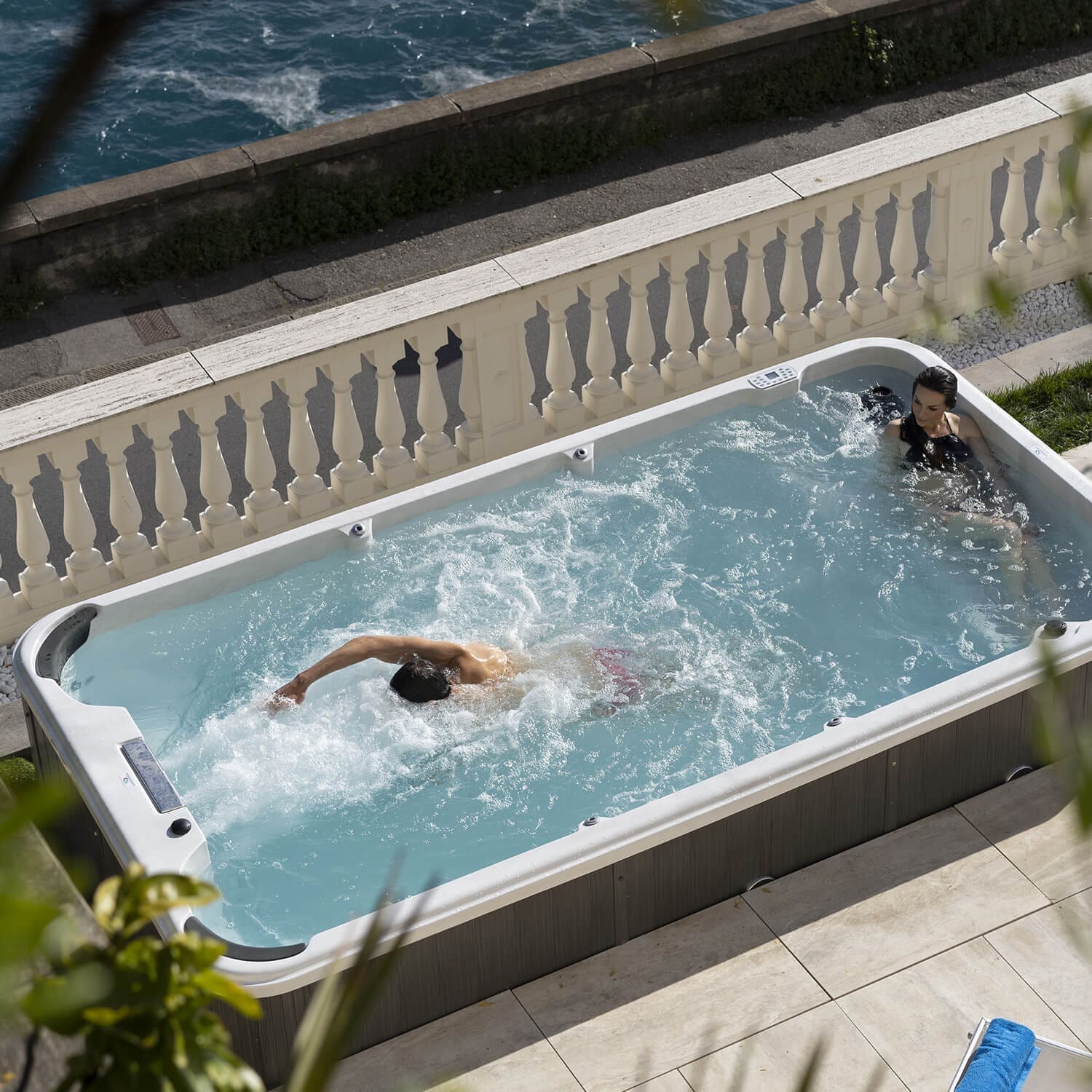 SPERLONGA – Piscina Nuoto Controcorrente e Spa – Grey